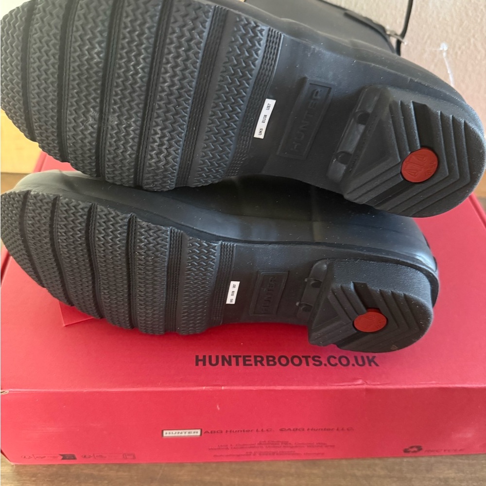 Hunter Original Short Rain Boots – Black – NEW w Tags and Box - Picture 3 of 5